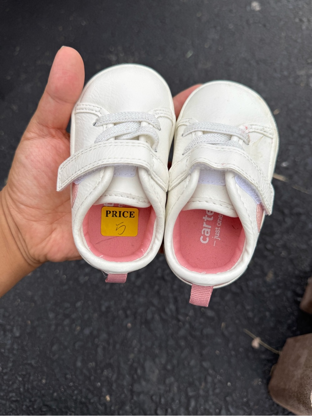 Carter’s baby shoes size 3